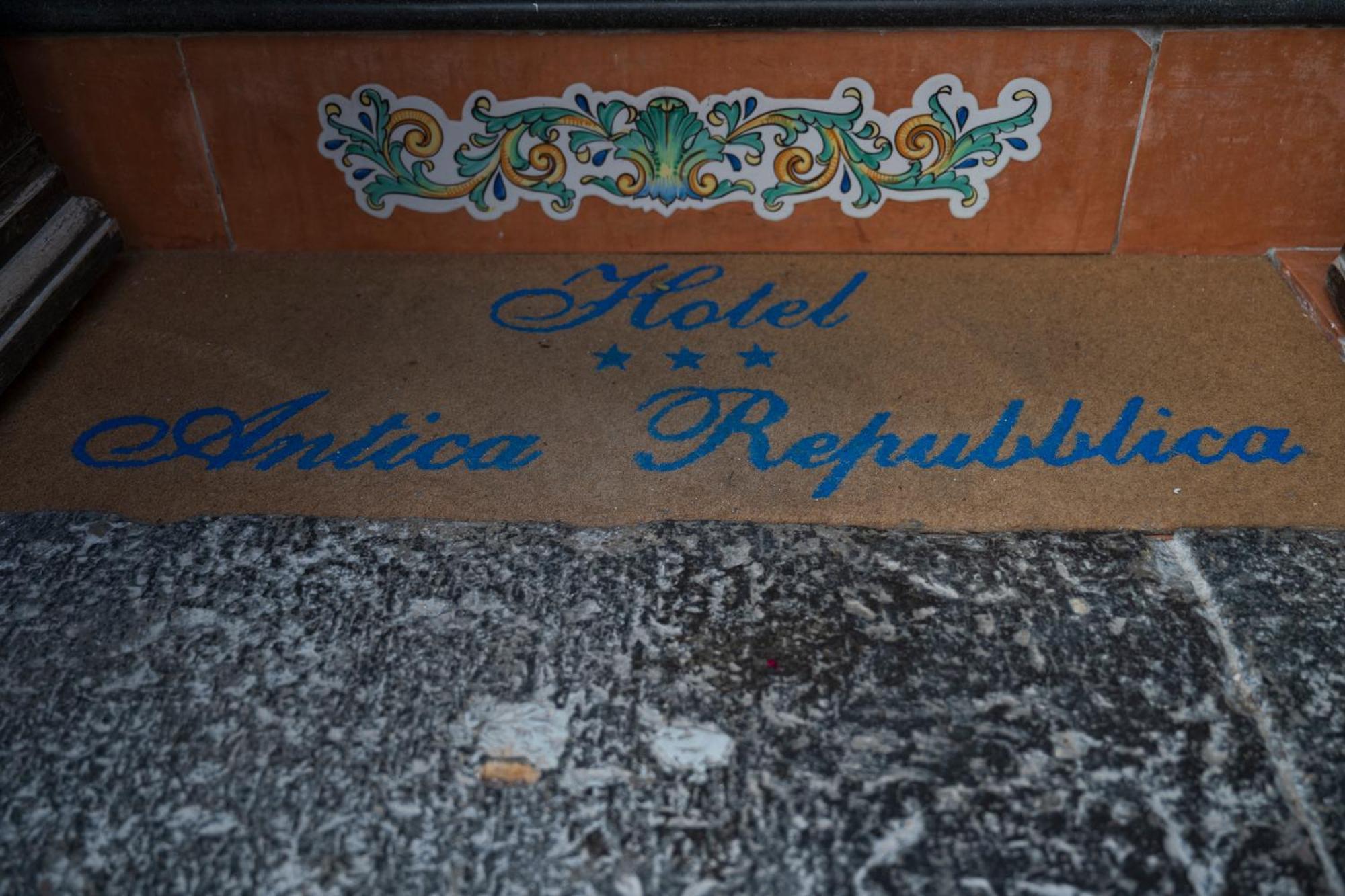 Hotel Antica Repubblica In Amalfi Center At 100Mt From The Sea Экстерьер фото