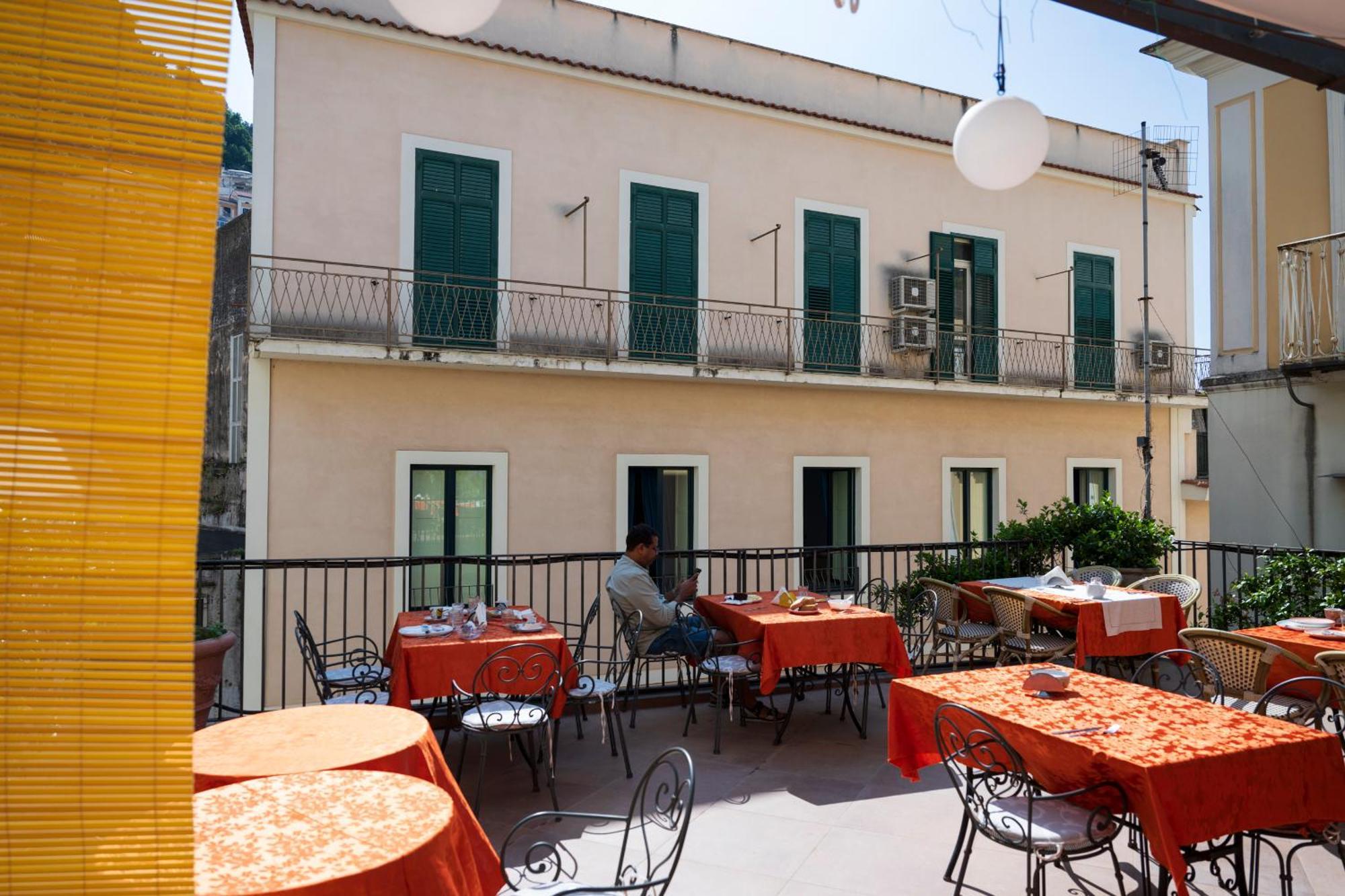 Hotel Antica Repubblica In Amalfi Center At 100Mt From The Sea Экстерьер фото