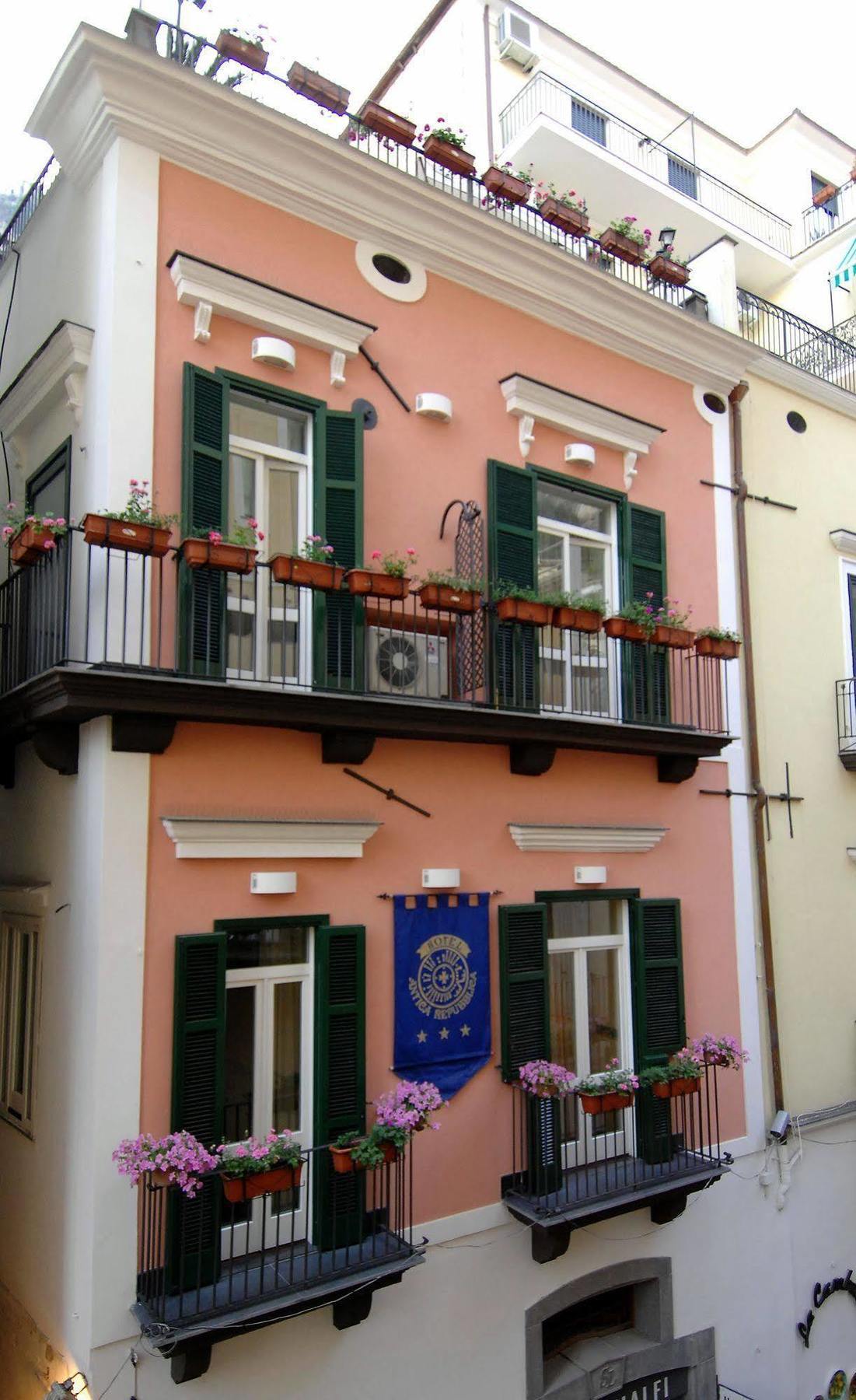 Hotel Antica Repubblica In Amalfi Center At 100Mt From The Sea Экстерьер фото